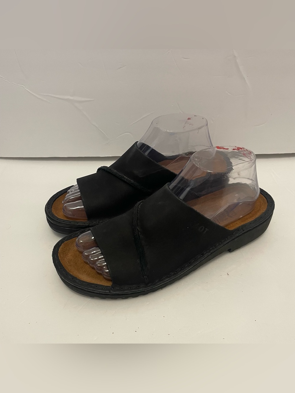 Naot Rome Slide Sandals in black matte leather Size 8